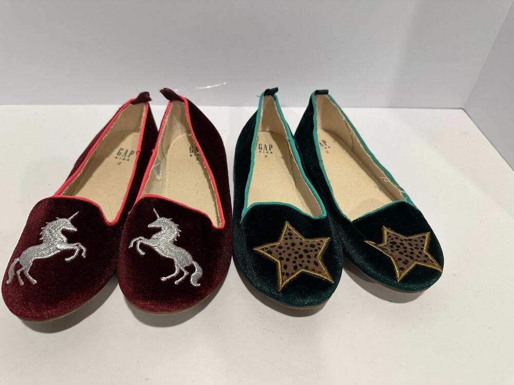 2 pairs of girls Gap Kids flats NWOT size 2